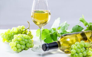 Read more about the article Ultimate Guide To White Wine In Kenya: Discover Premium Choices At Royal Purple Store